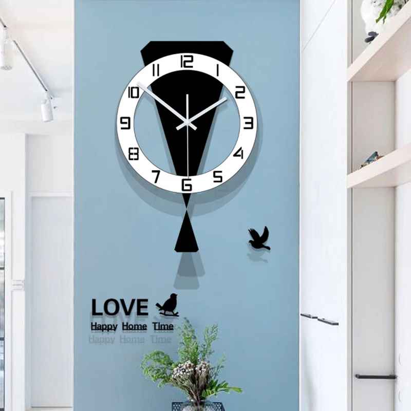 horloge murale design sur mur bleu